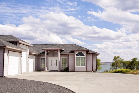 Driveway and Sidewalk Cleaning in Cleveland: Removing Winter Grime and Stains Thumbnail